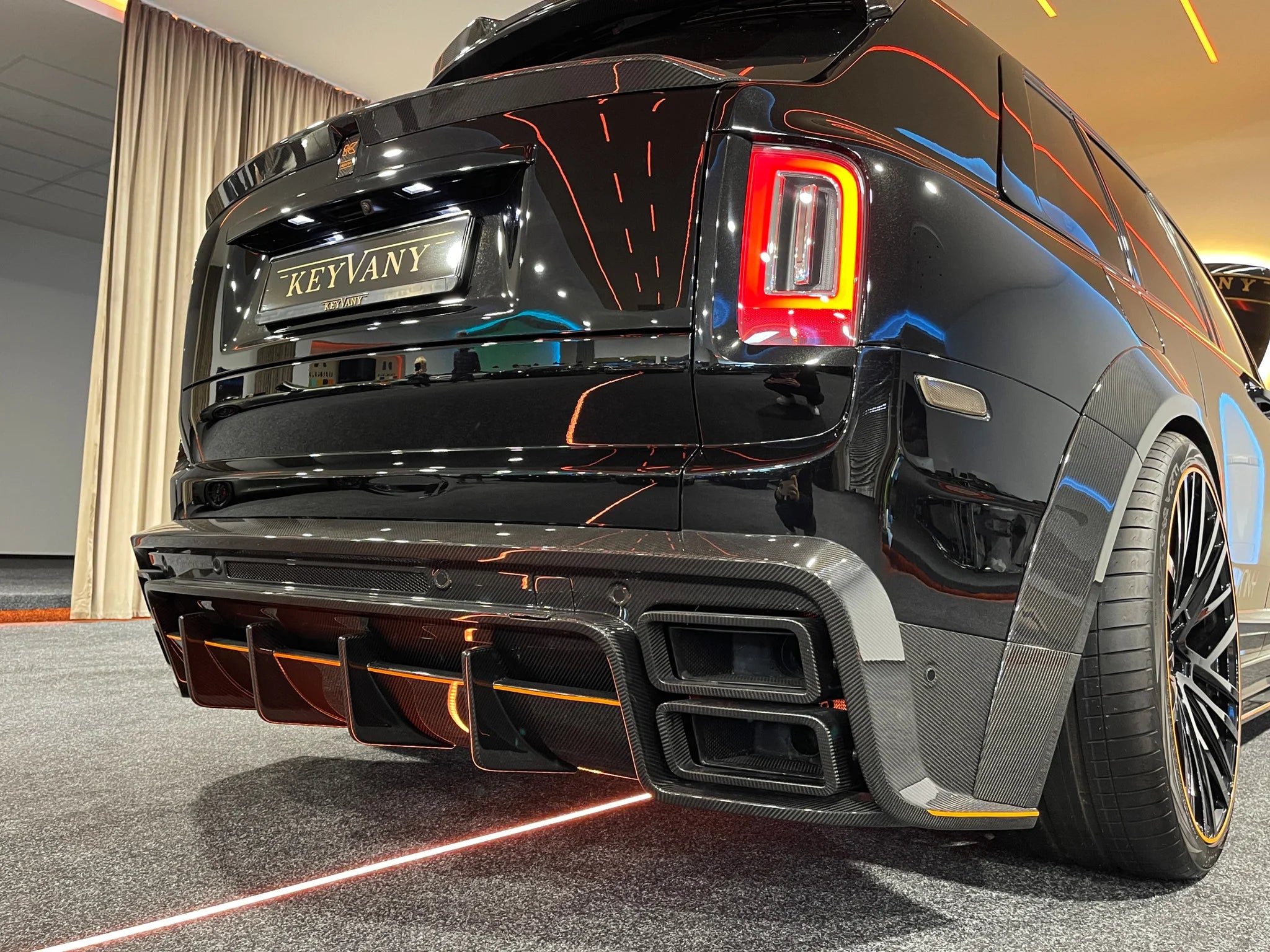 KEYVANY HAYULA Rolls Royce Cullinan Carbon Fibre Bodykit