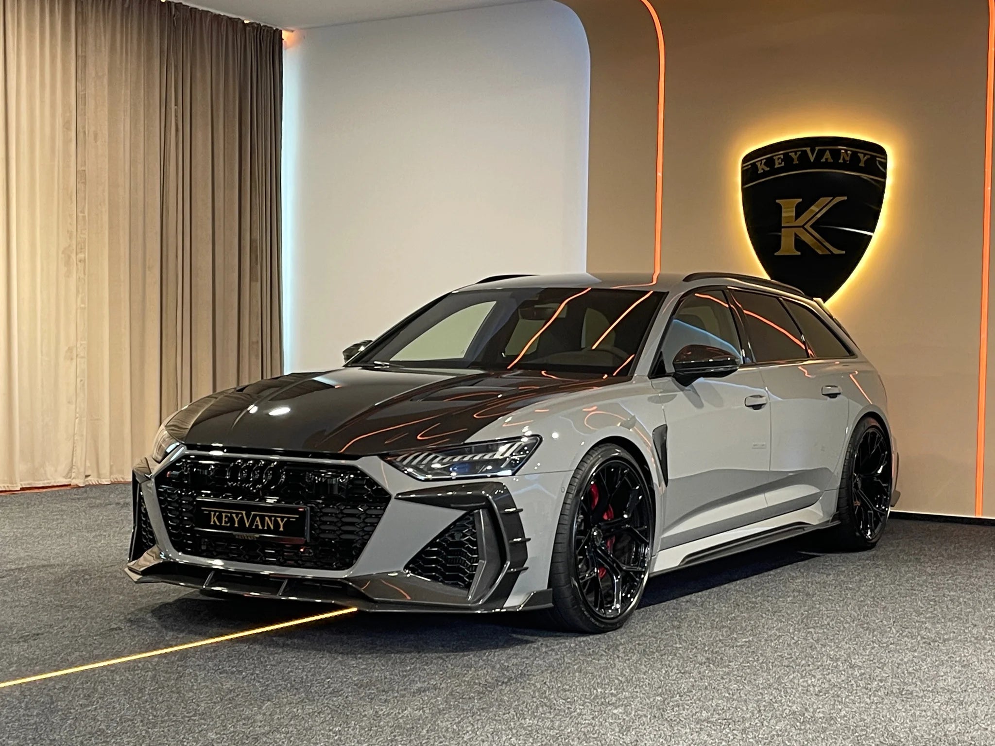 KEYVANY Audi RS6 (C8)