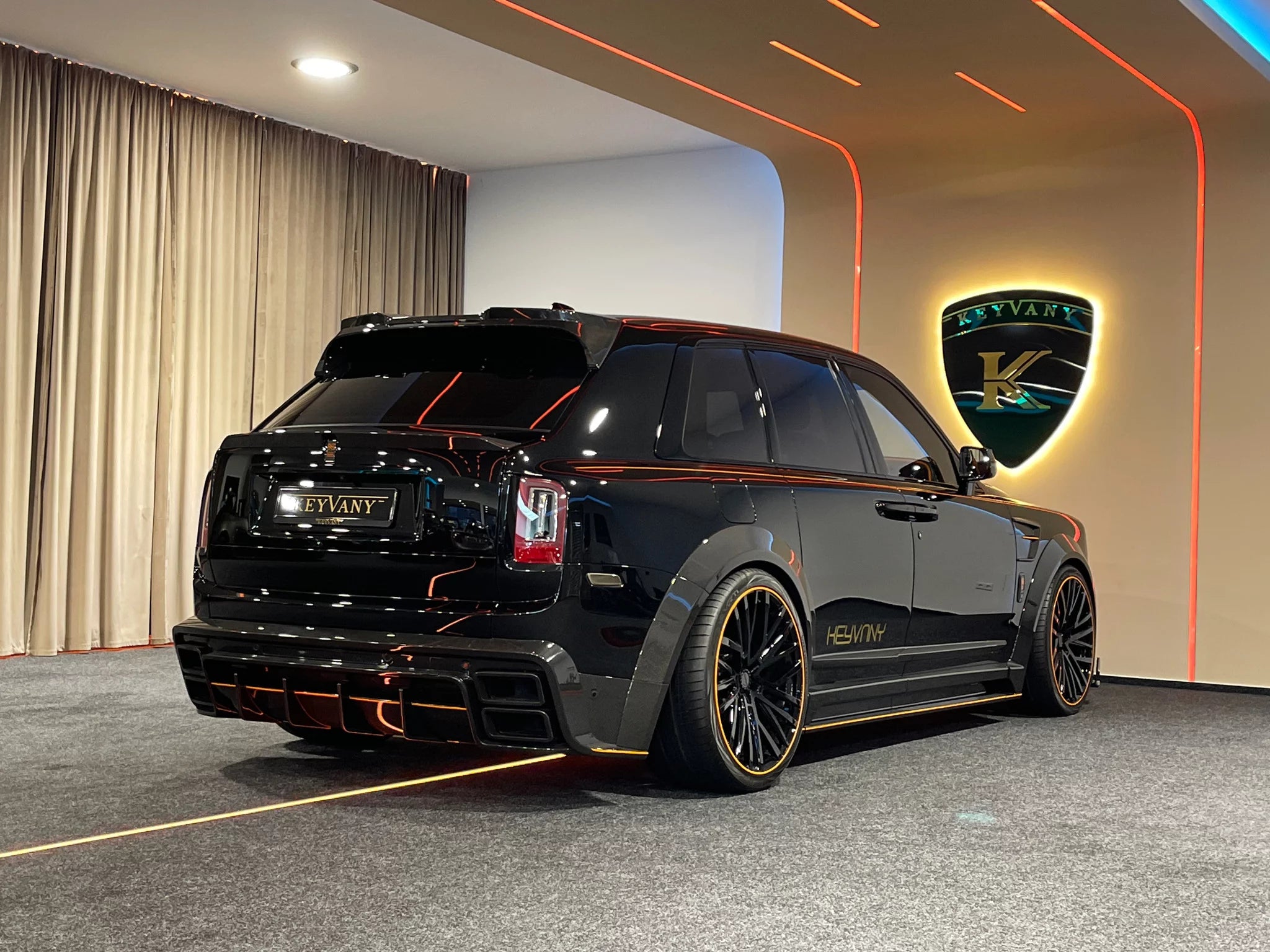 KEYVANY HAYULA Rolls Royce Cullinan Carbon Fibre Bodykit