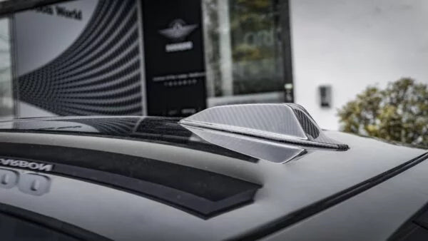 G42 2-Series KP Shark Fin Antenna