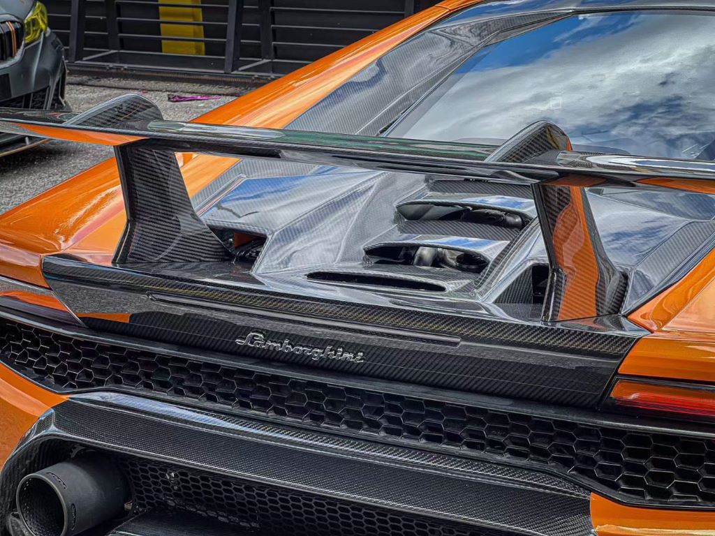 KP Lamborghini Huracan Pre Preg Carbon Fibre Performante Conversion