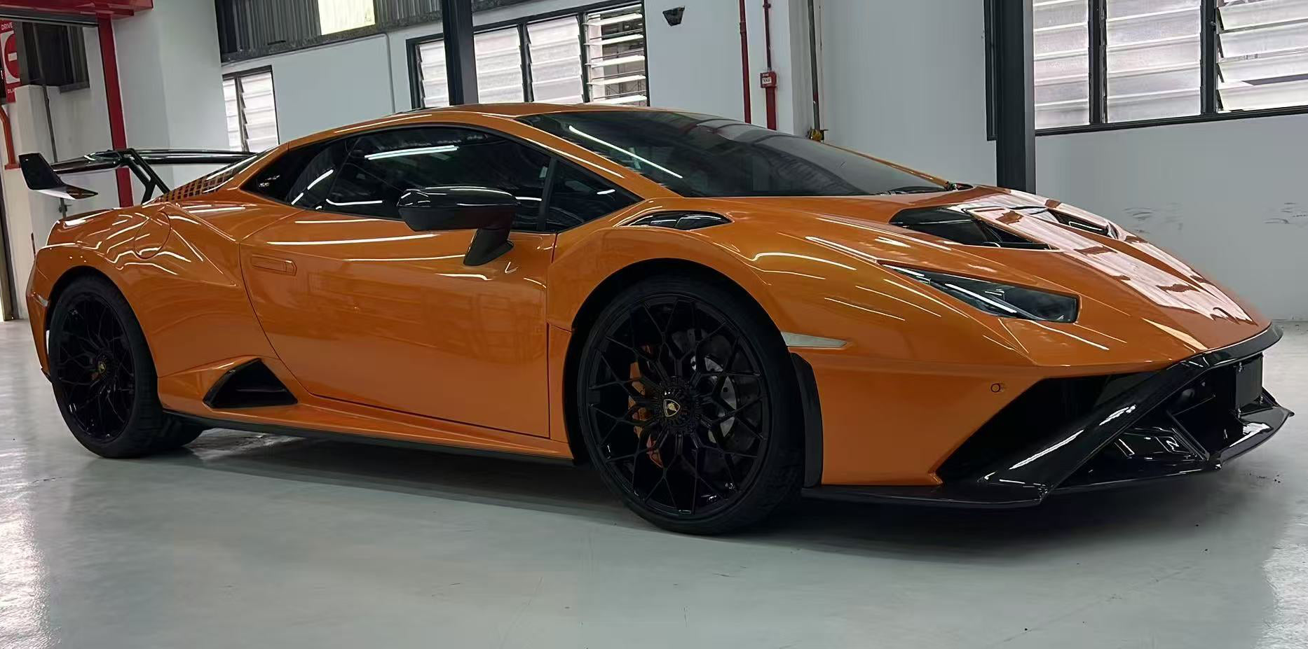 KP Lamborghini Huracan Pre Preg Carbon Fibre STO Conversion
