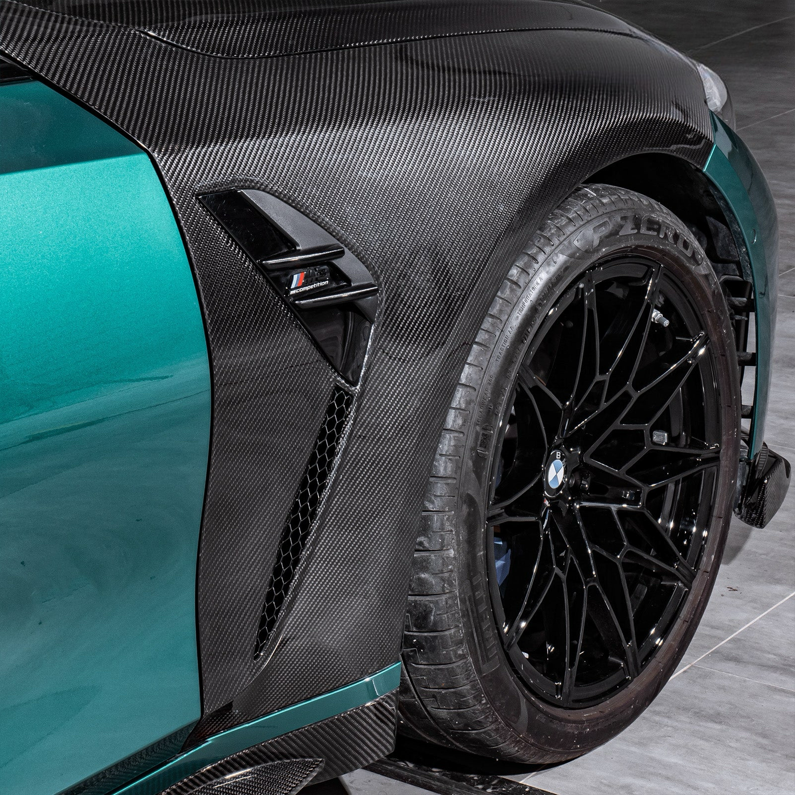 KP BMW M3/M4 PRE PREG DRY CARBON FIBRE V1 FENDERS (G80/G81/G82/G83)