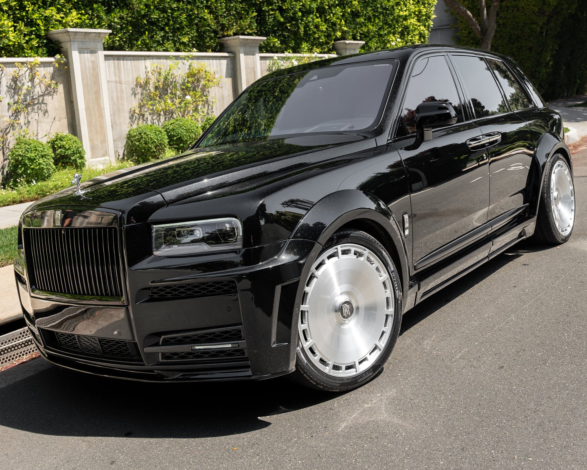 1016 Industries Rolls Royce Cullinan V3 Carbon Fibre Bodykit